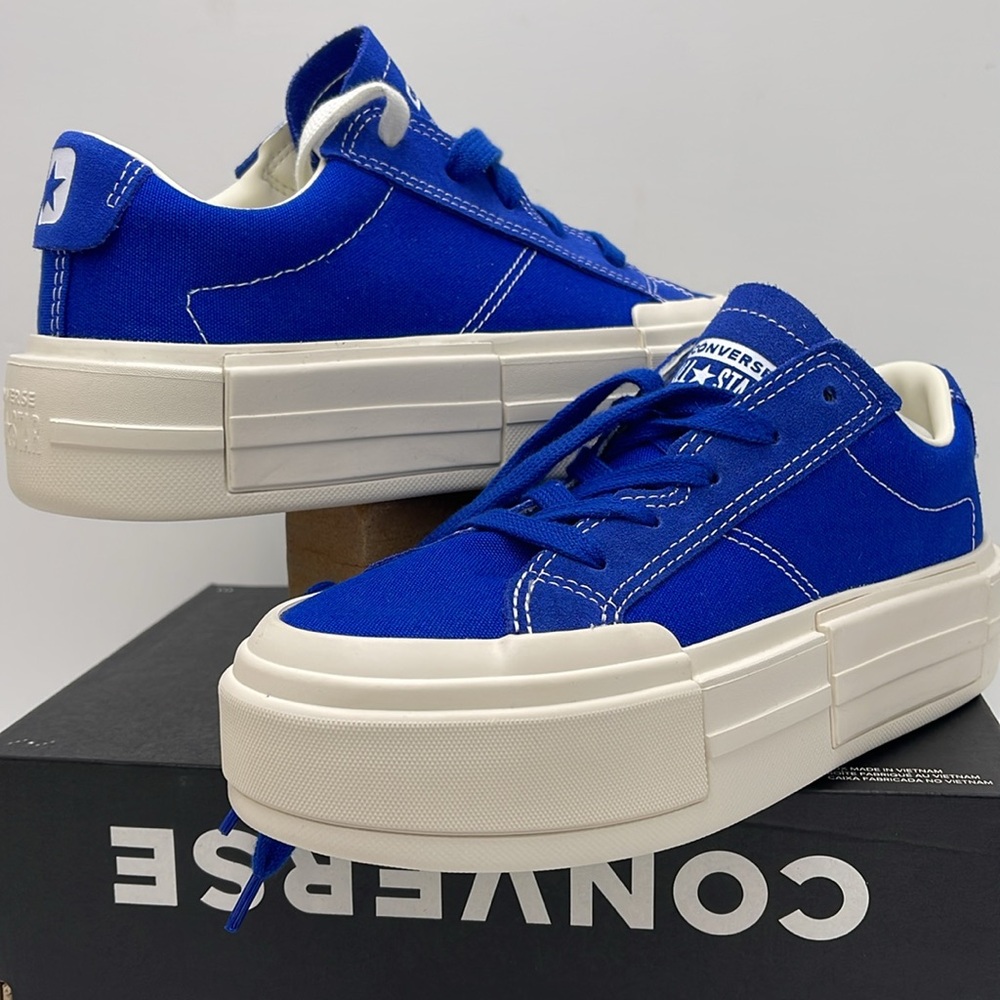 Converse Men’s CTAS CRUISE OX
BLUE/WHITE/EGRET A10441C Platforms Sneakers